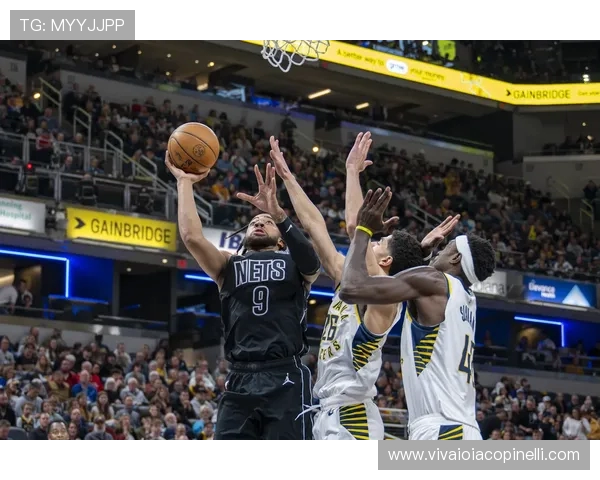 NBA赛场精华集锦：顶级球星瞬间对决回顾
