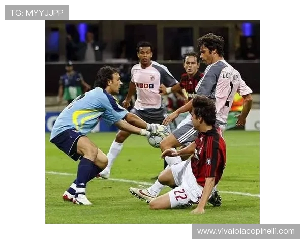 意甲解说：深度分析意大利足球风云与赛场幕后故事