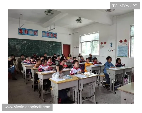 《四年级体育课程教学设计：培养学生身体素质与团队合作精神的综合活动方案》